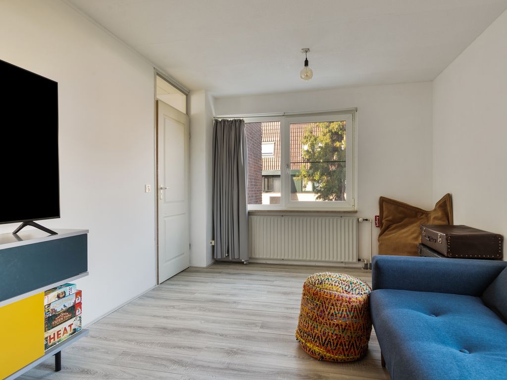 Ahrdal 15, Capelle aan den IJssel