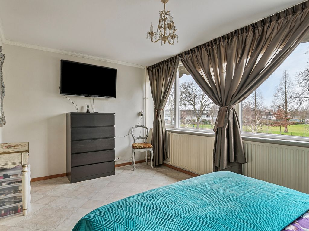 Savanne 77, Capelle aan den IJssel
