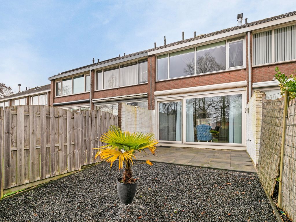 Savanne 77, Capelle aan den IJssel