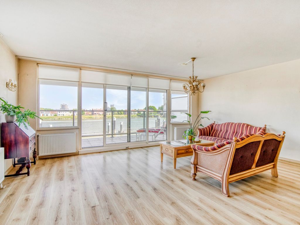 Ketensezoom 63, Capelle aan den IJssel