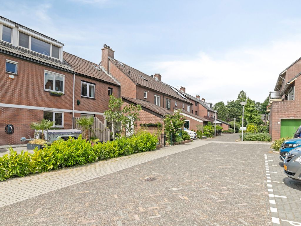 IJsdans 30, Capelle aan den IJssel