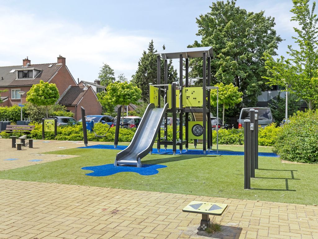 IJsdans 30, Capelle aan den IJssel