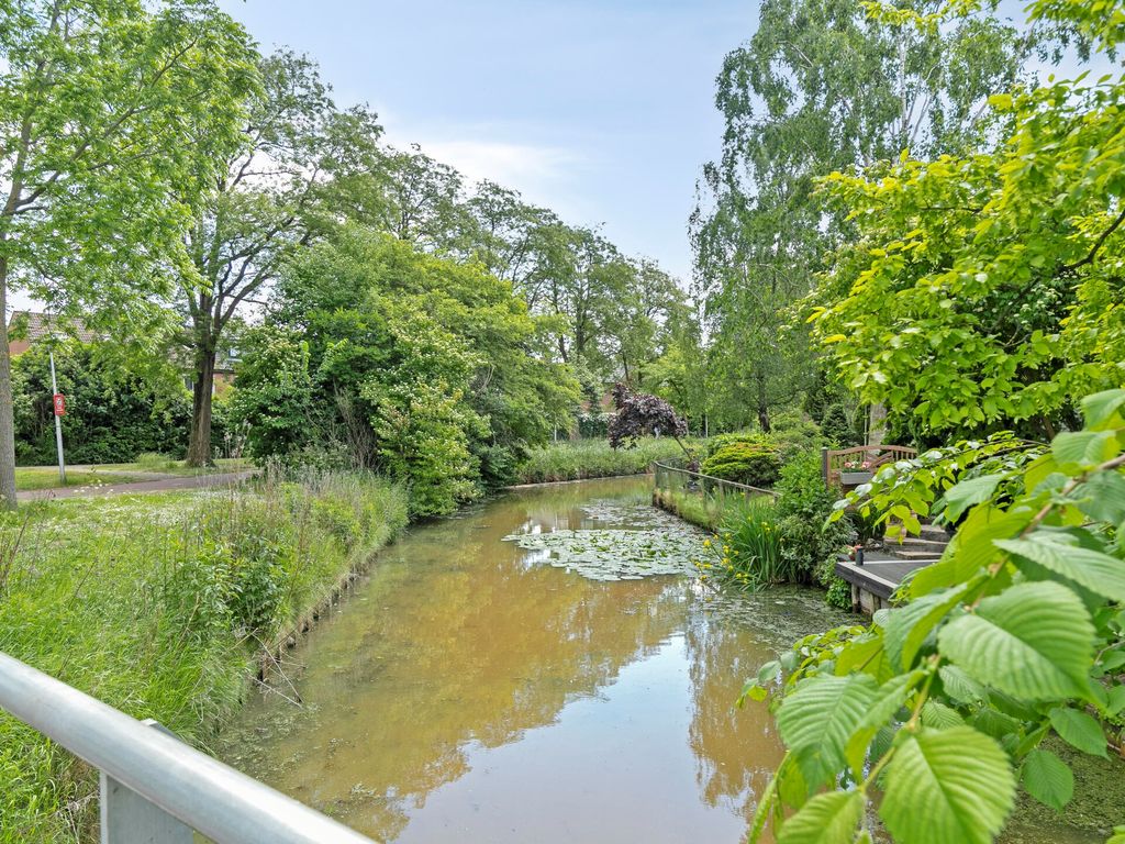 IJsdans 30, Capelle aan den IJssel