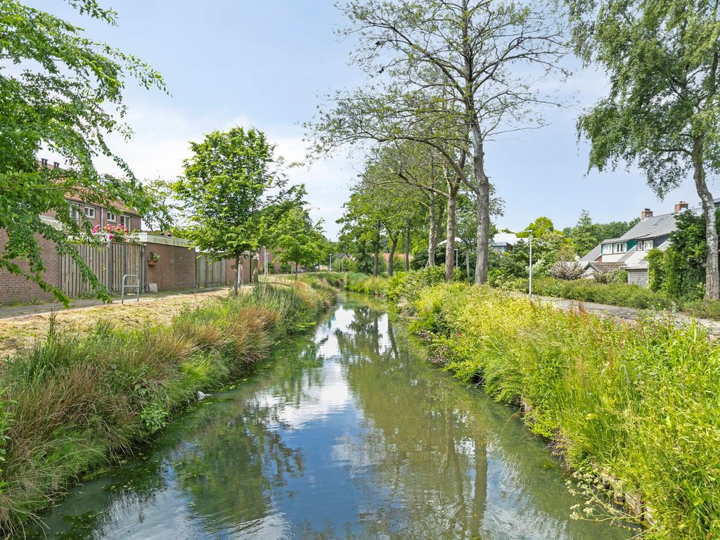 IJsdans 30, Capelle aan den IJssel