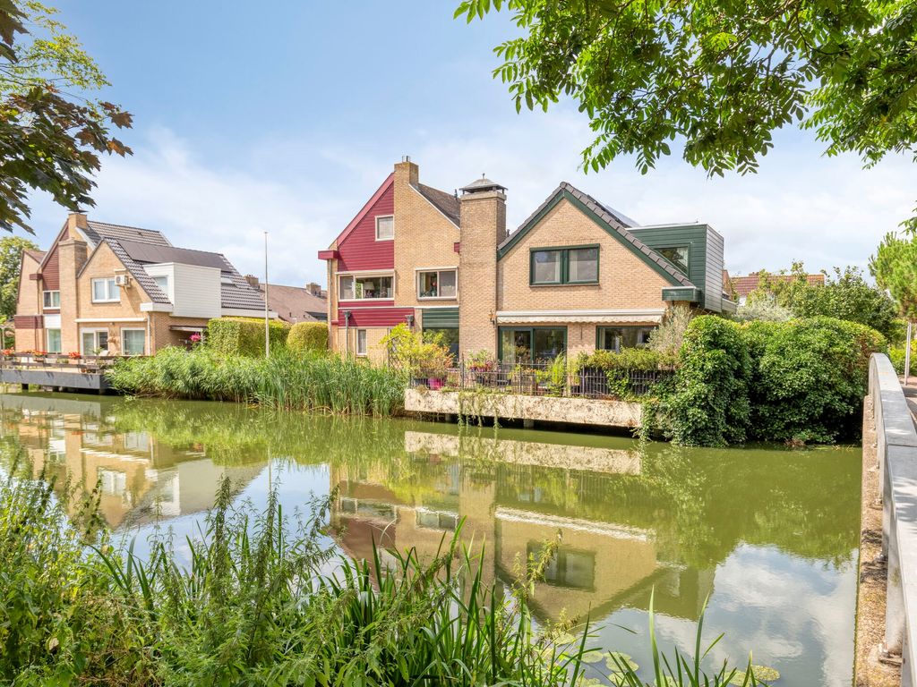 Ahrdal 28, Capelle aan den IJssel