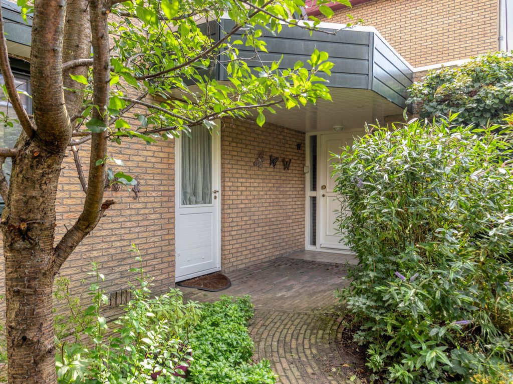 Ahrdal 28, Capelle aan den IJssel