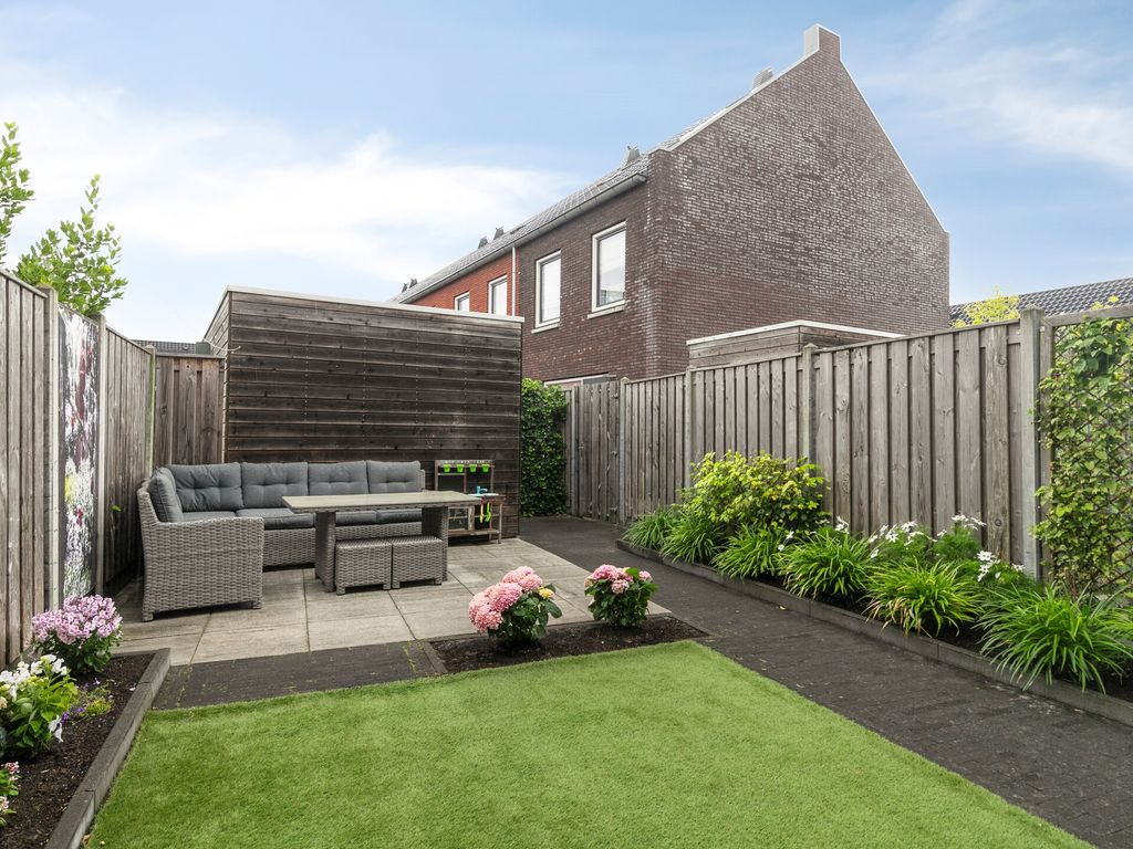 Koetsierstuin 6, Zevenhuizen