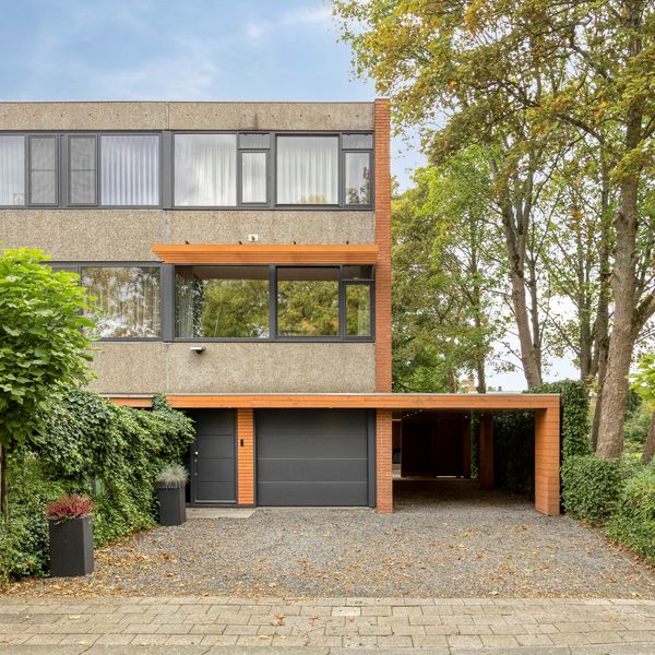 Akkerdistel 1, Rotterdam