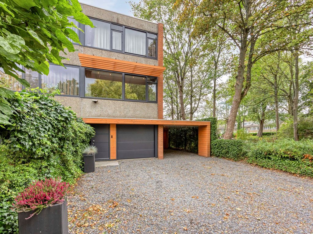 Akkerdistel 1, Rotterdam