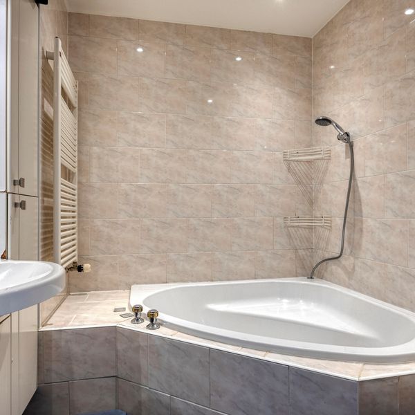 Akkerdistel 1, Rotterdam