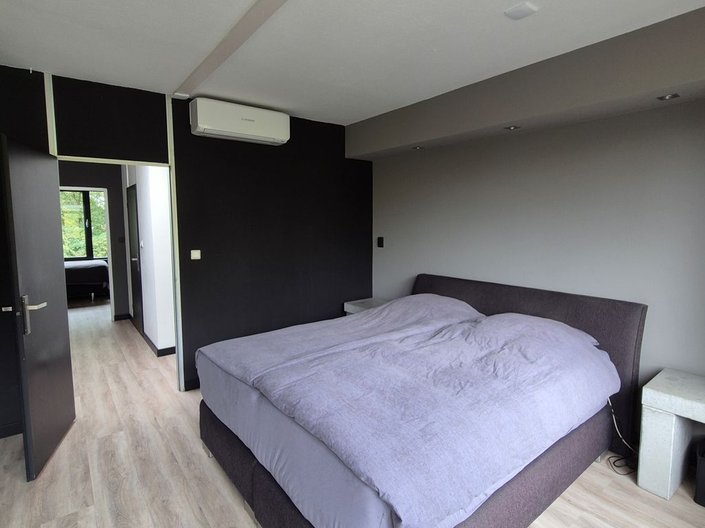 Akkerdistel 1, Rotterdam