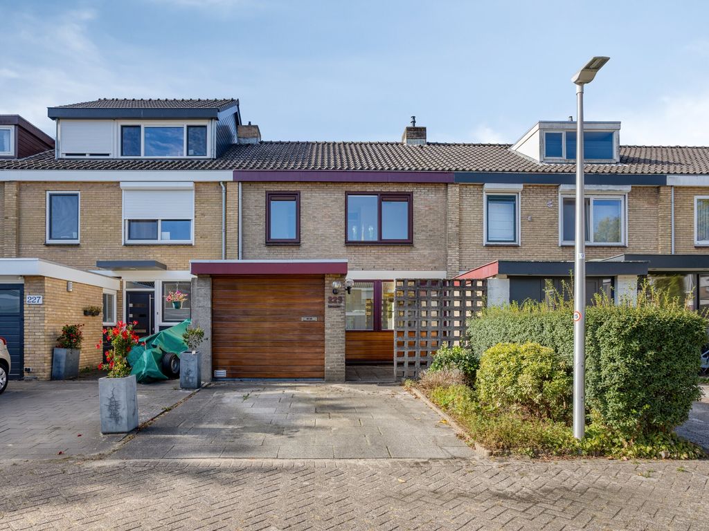 Merelhoven 229, Capelle aan den IJssel