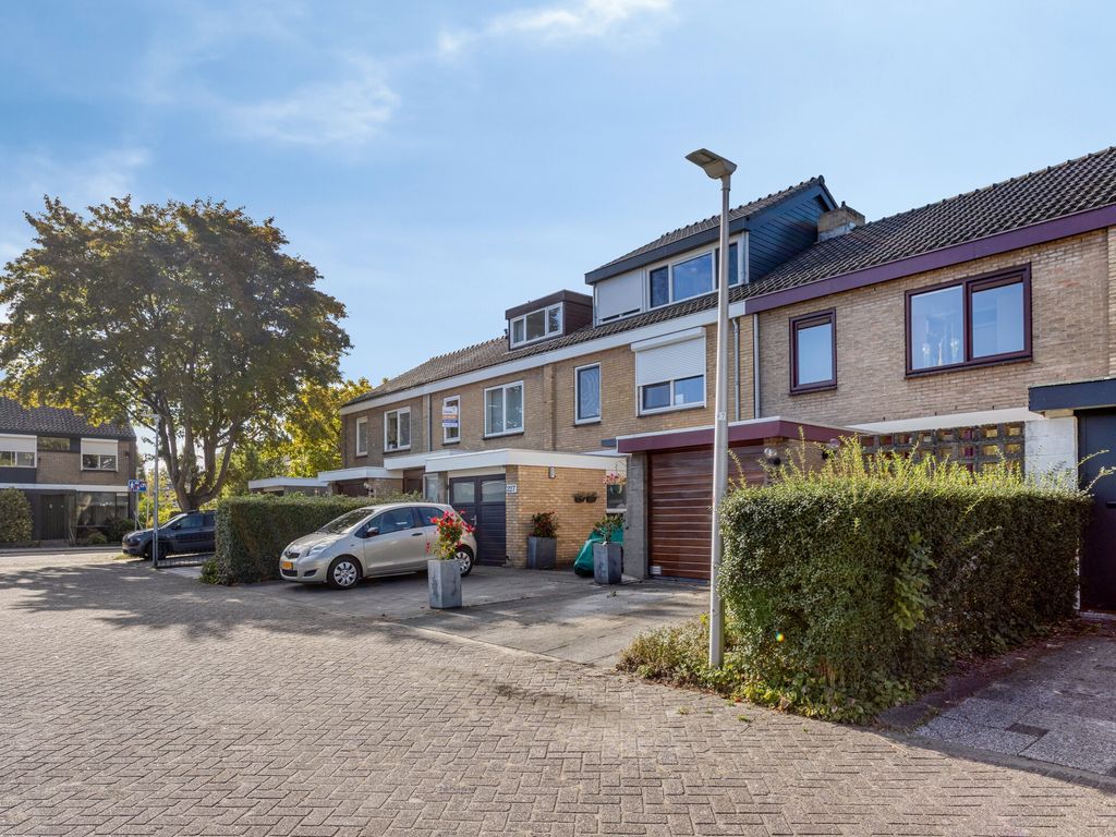 Merelhoven 229, Capelle aan den IJssel