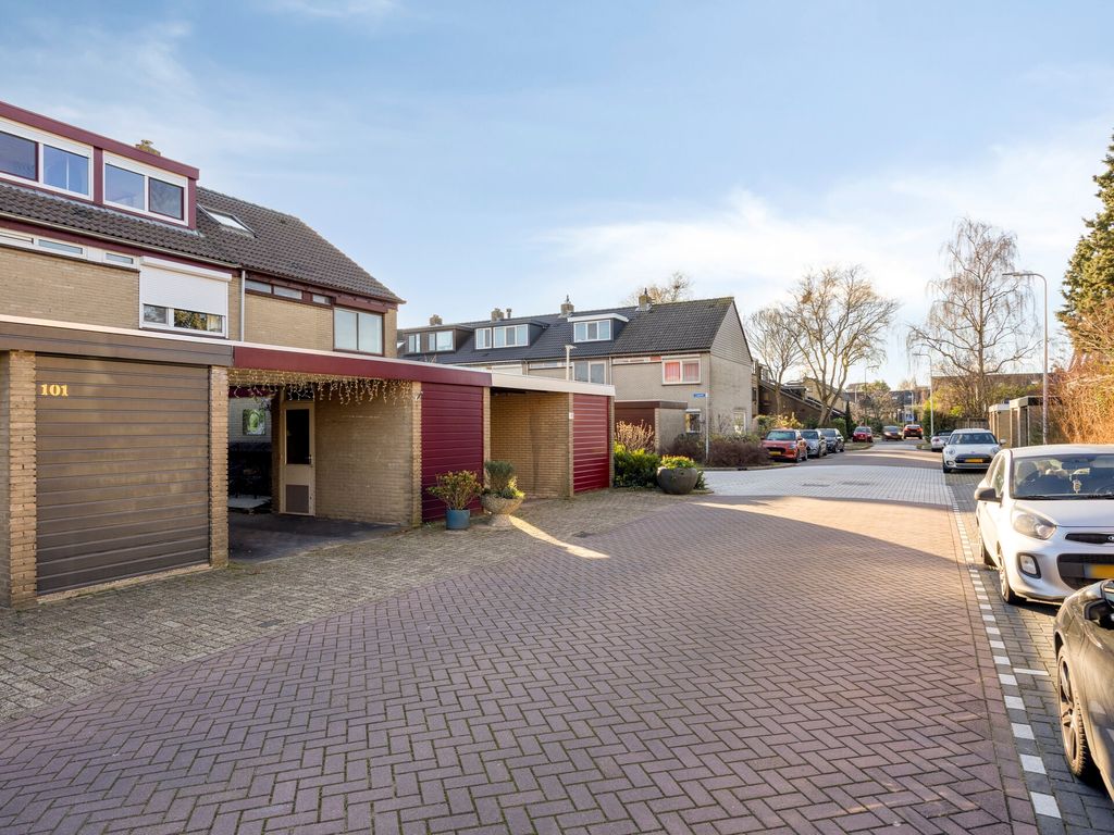 Rijndal 105, Capelle aan den IJssel