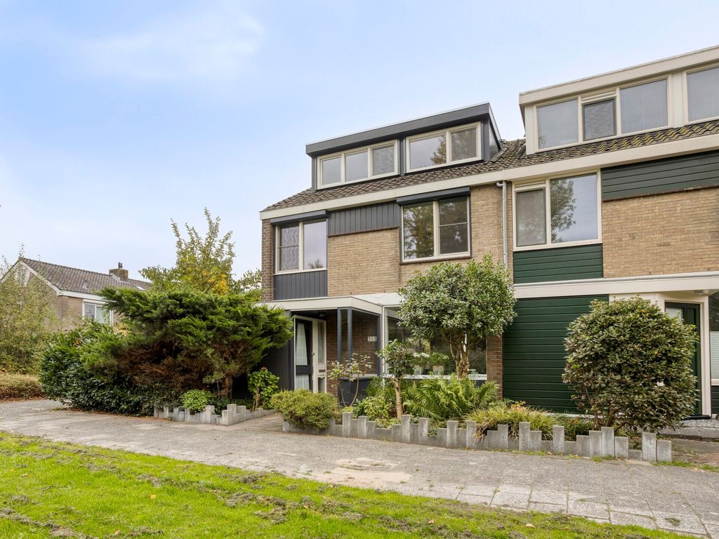 Merelhoven 353, Capelle aan den IJssel