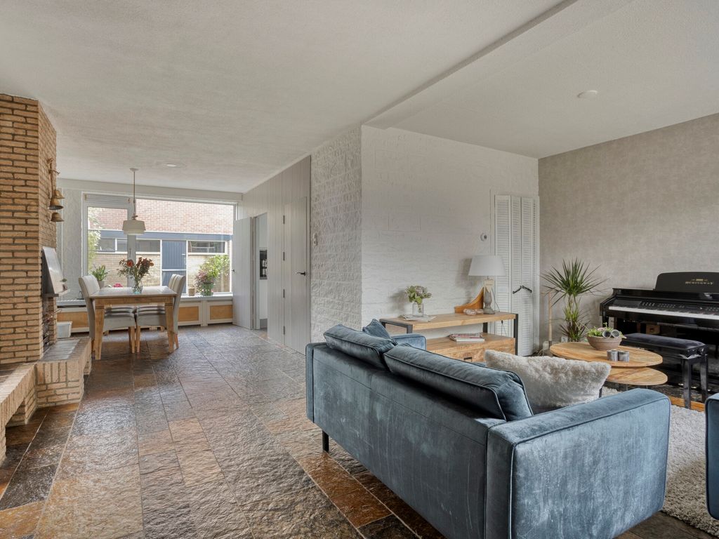 Merelhoven 353, Capelle aan den IJssel