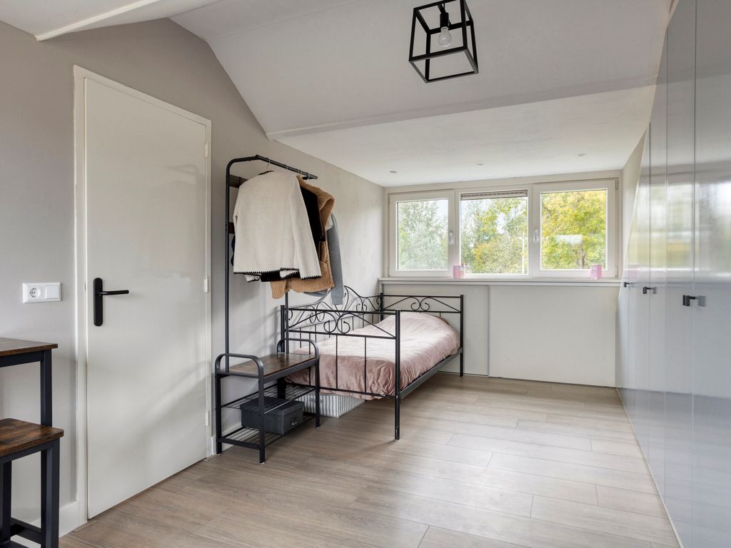 Merelhoven 353, Capelle aan den IJssel