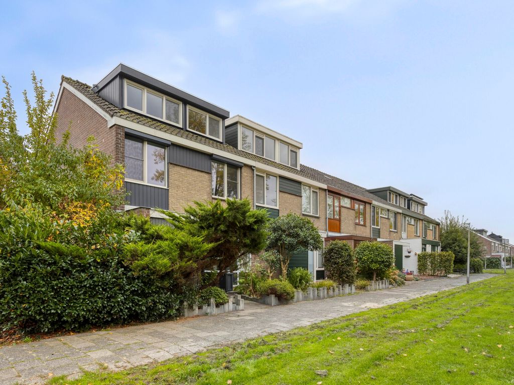 Merelhoven 353, Capelle aan den IJssel