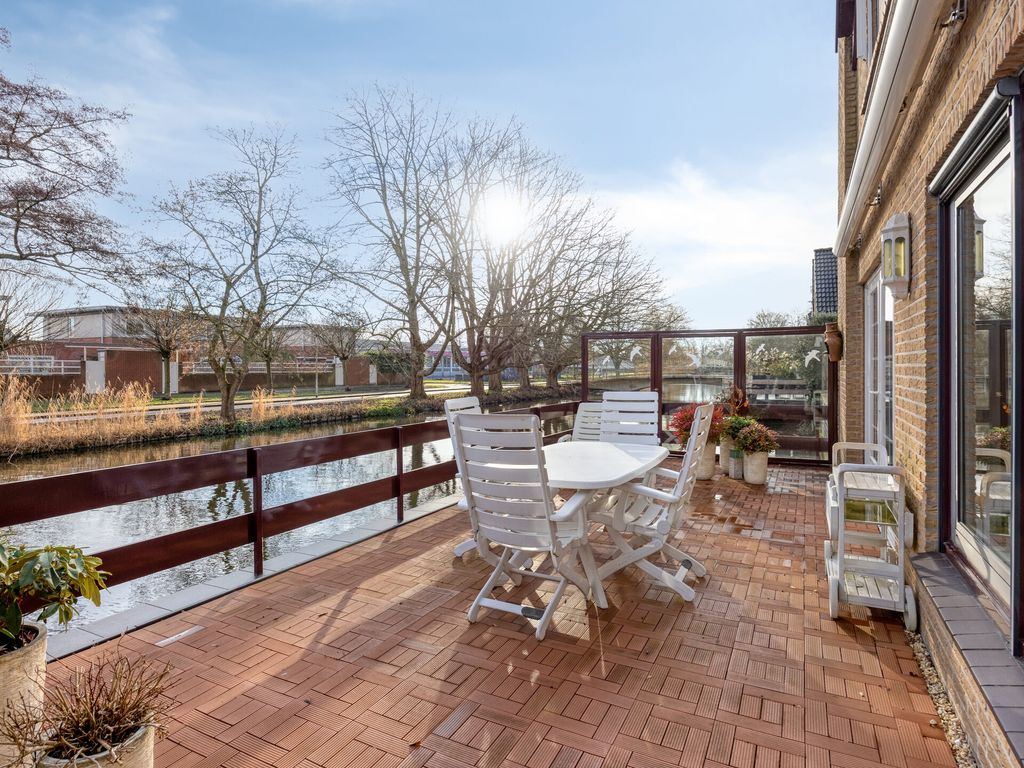 Neckardal 26, Capelle aan den IJssel