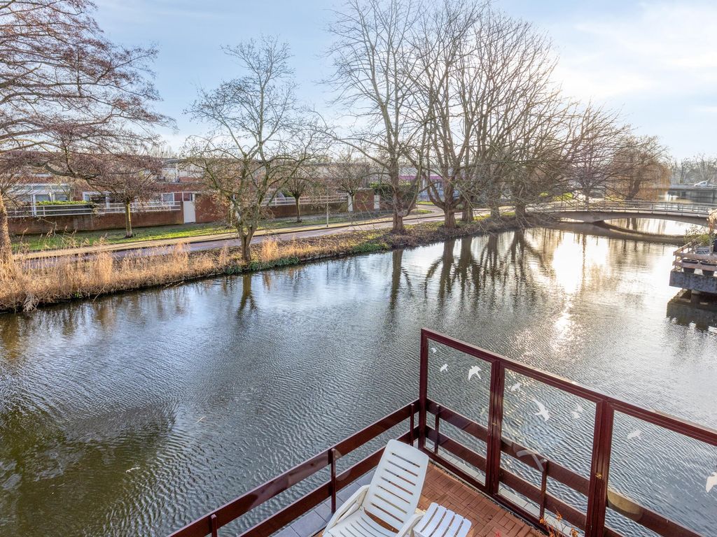 Neckardal 26, Capelle aan den IJssel