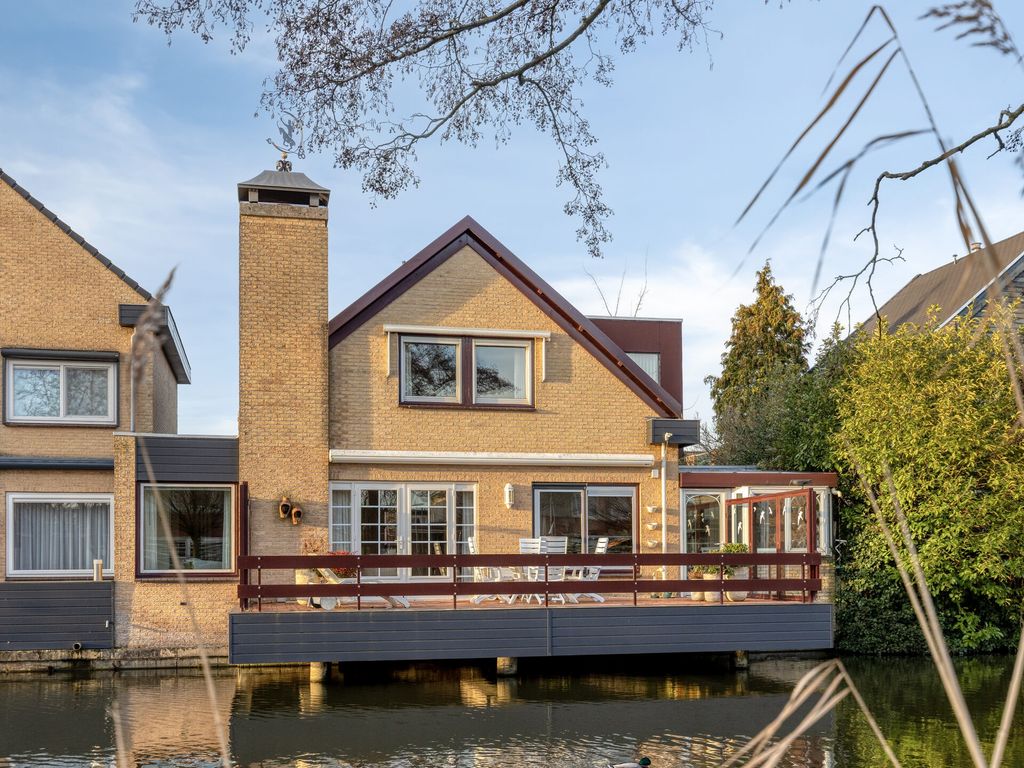 Neckardal 26, Capelle aan den IJssel