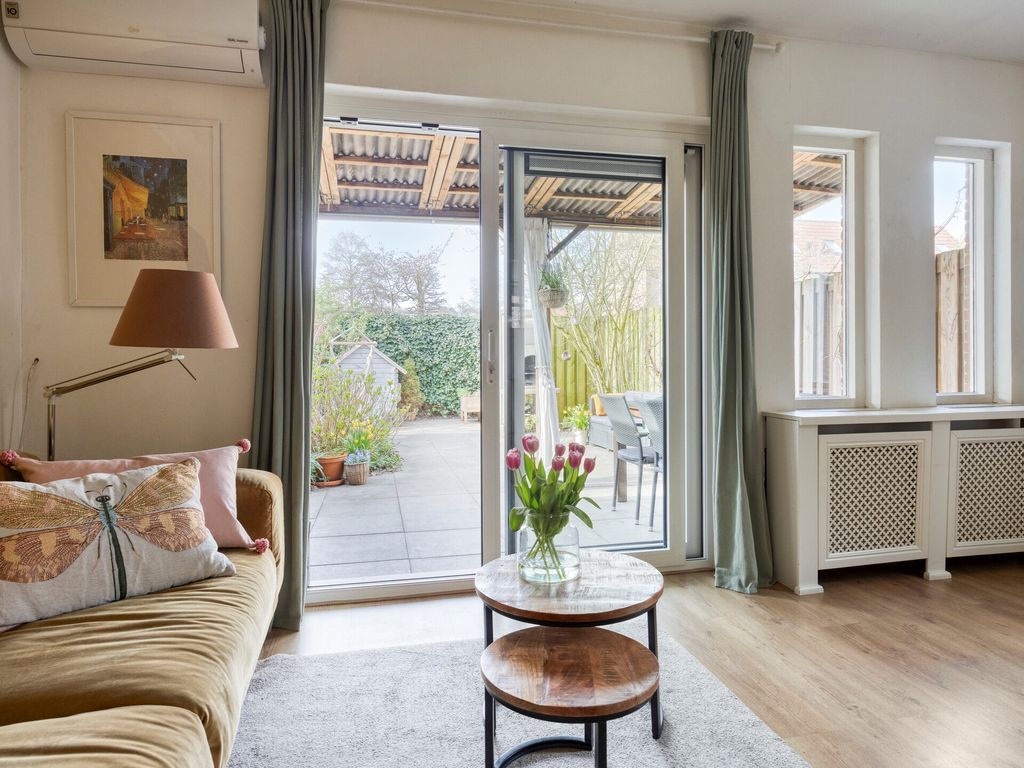 Libellendans 25, Capelle aan den IJssel