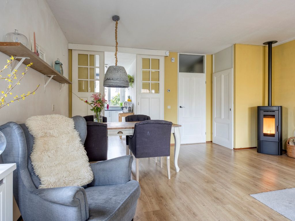 Libellendans 25, Capelle aan den IJssel