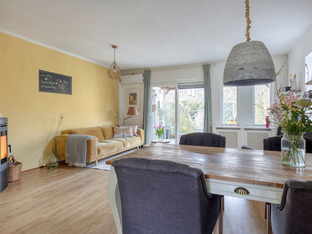 Libellendans 25, Capelle aan den IJssel