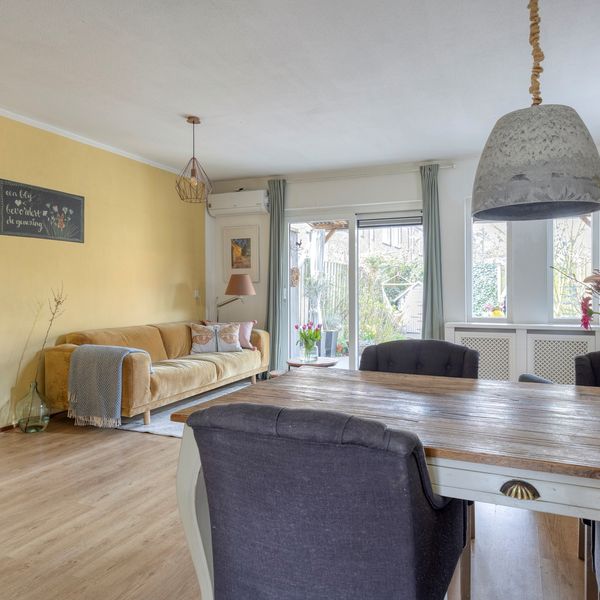 Libellendans 25, Capelle aan den IJssel