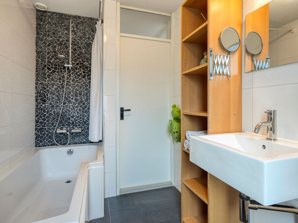 Libellendans 25, Capelle aan den IJssel