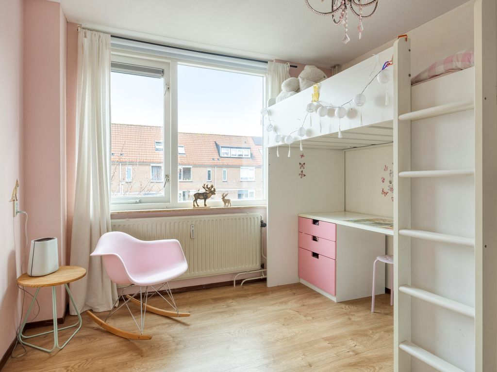 Libellendans 25, Capelle aan den IJssel