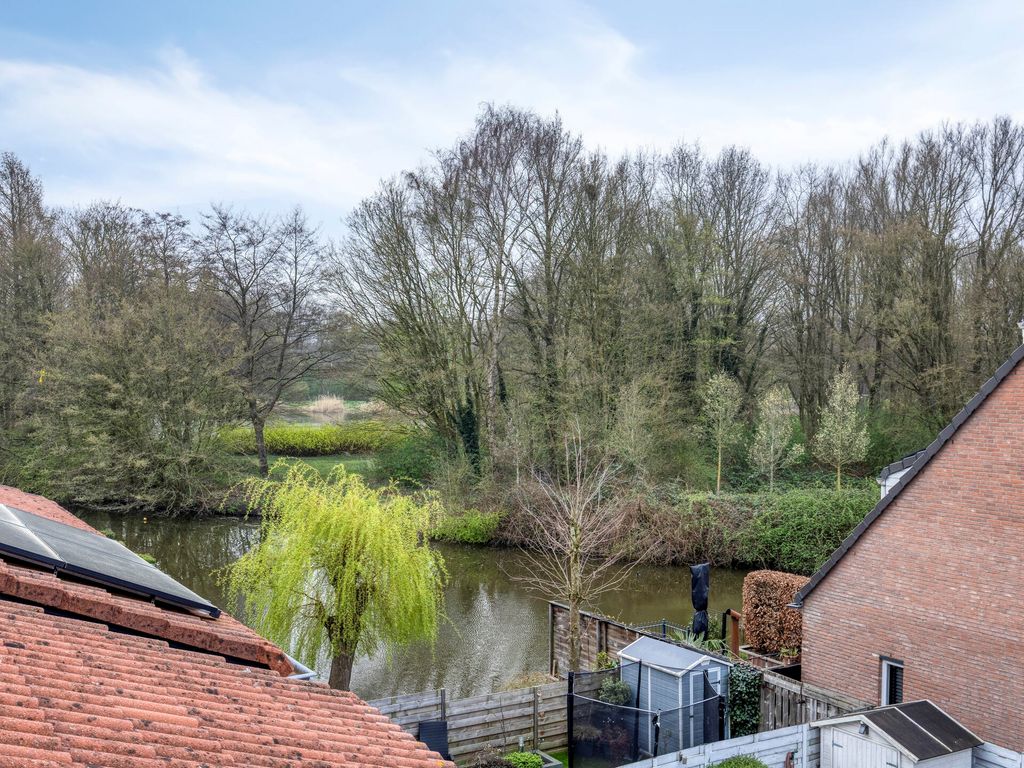 Libellendans 25, Capelle aan den IJssel