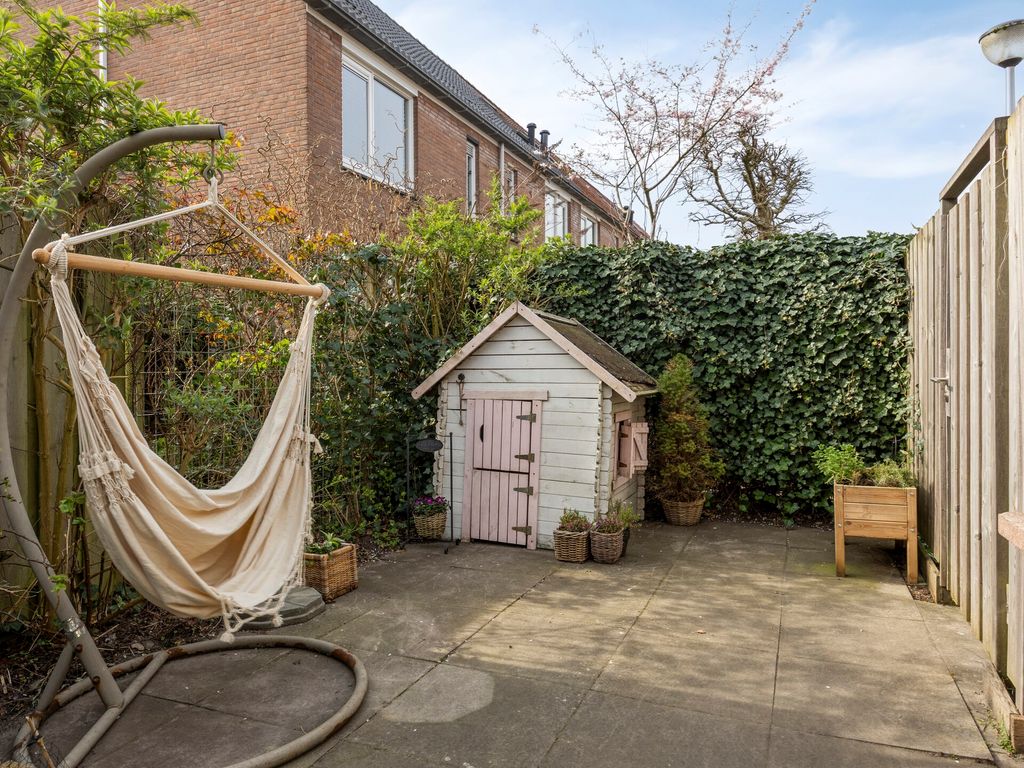 Libellendans 25, Capelle aan den IJssel