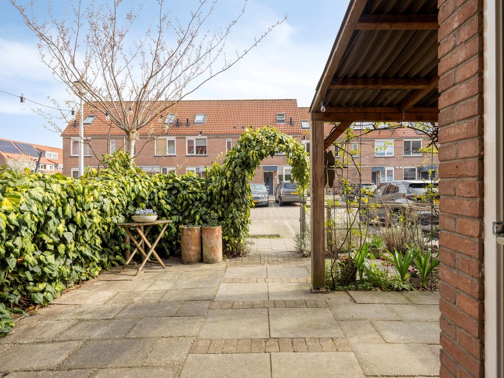 Libellendans 25, Capelle aan den IJssel