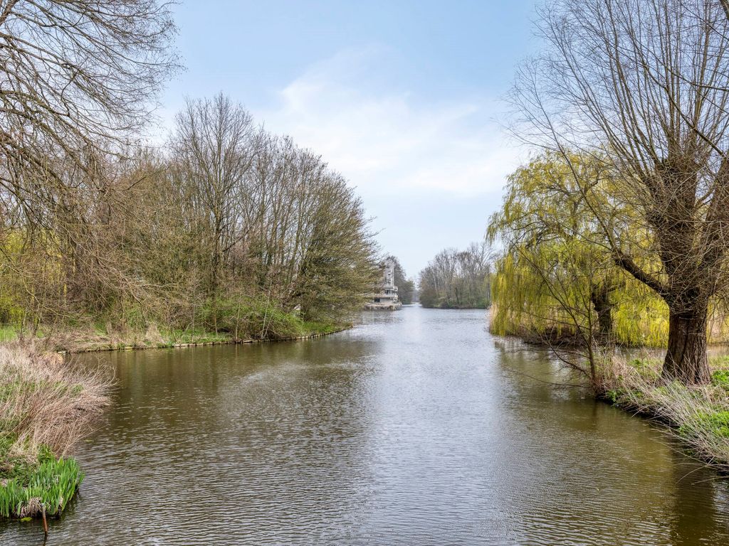 Libellendans 25, Capelle aan den IJssel