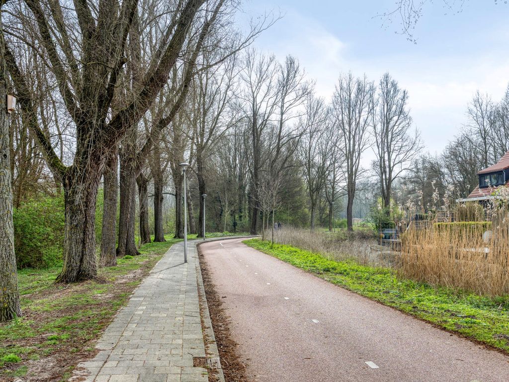Libellendans 25, Capelle aan den IJssel