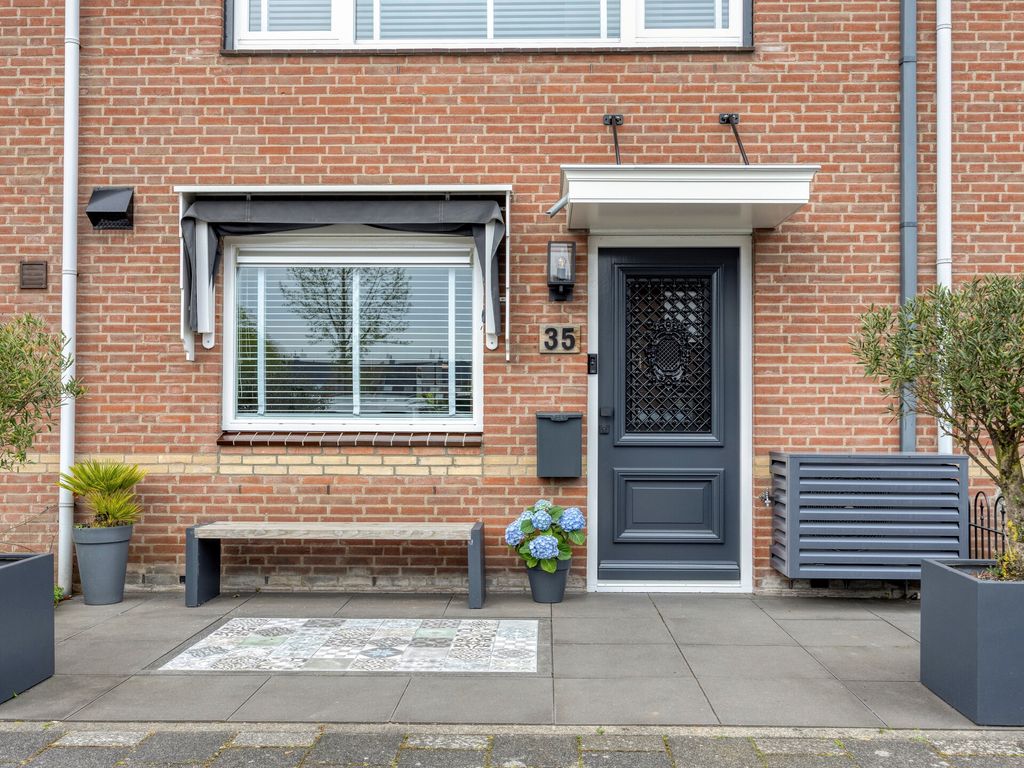 Jan van Kanrede 35, Capelle aan den IJssel