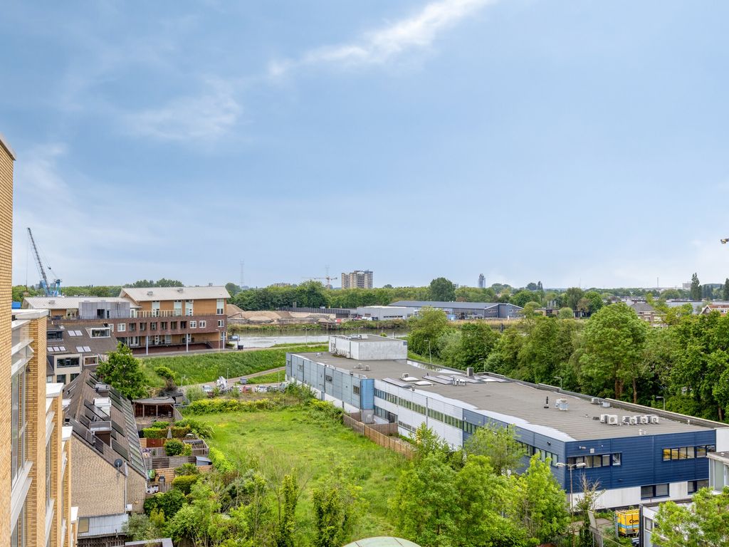 Mient 106, Capelle aan den IJssel