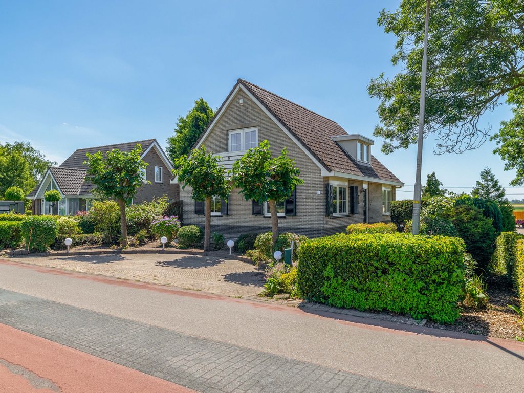 Zuideinde 2, Zevenhuizen