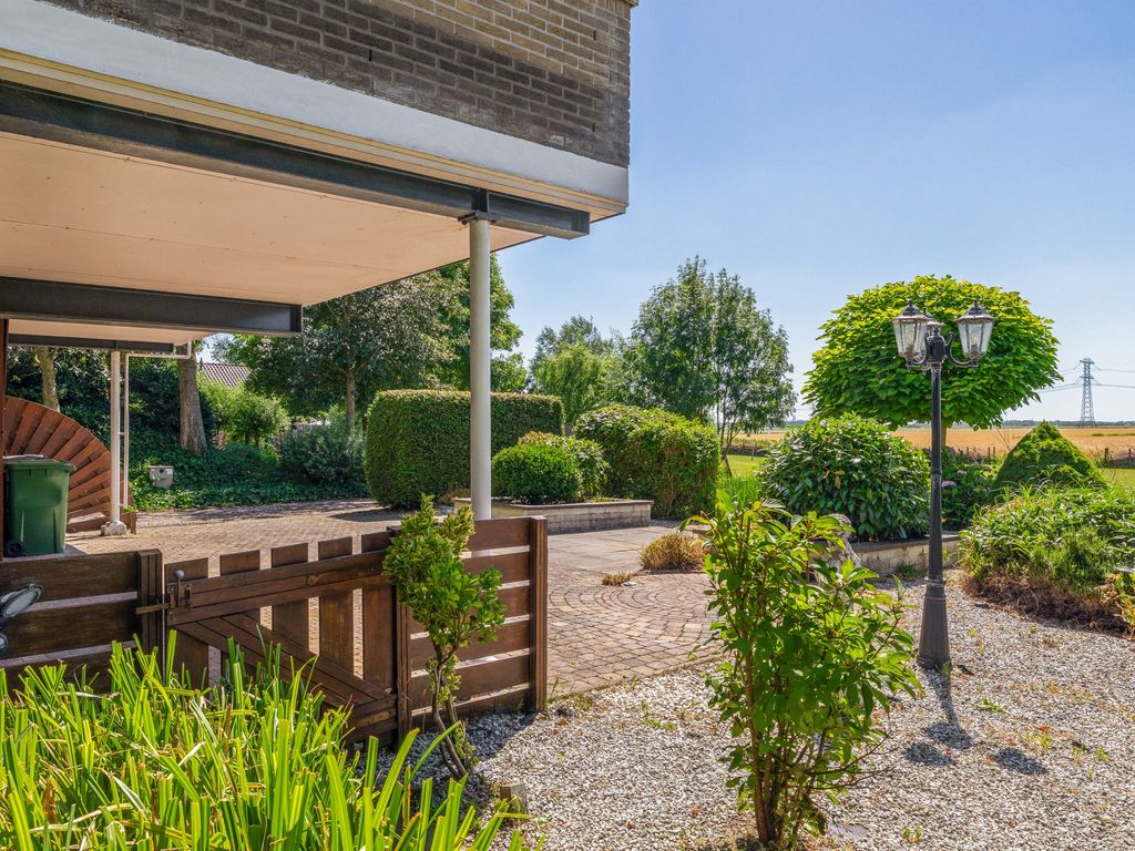 Zuideinde 2, Zevenhuizen