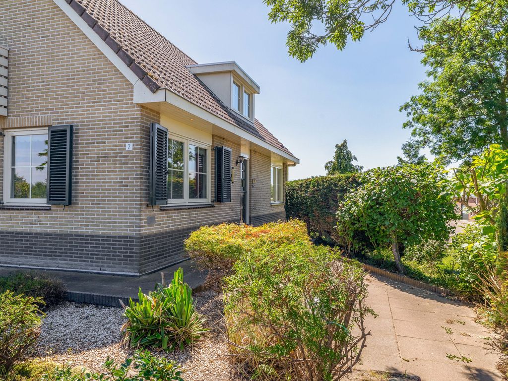 Zuideinde 2, Zevenhuizen