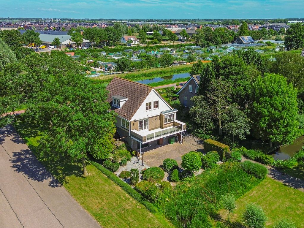 Zuideinde 2, Zevenhuizen