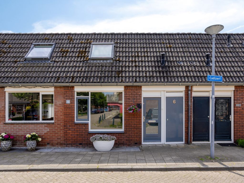Cadizerf 6, Rotterdam