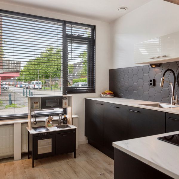 Cadizerf 6, Rotterdam