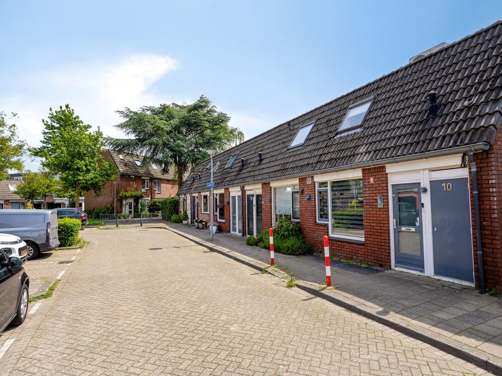 Cadizerf 6, Rotterdam