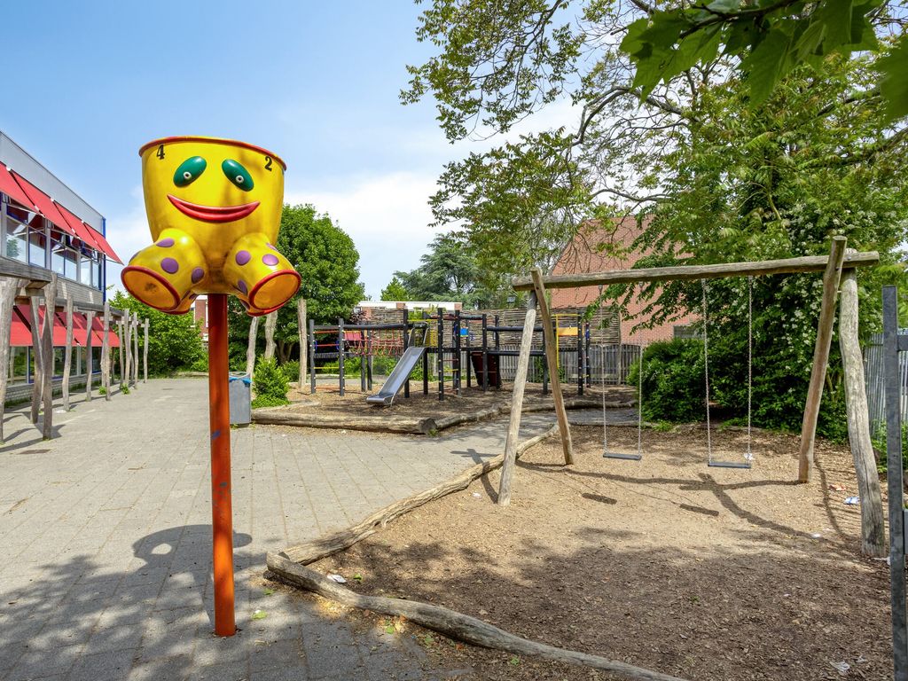 Cadizerf 6, Rotterdam