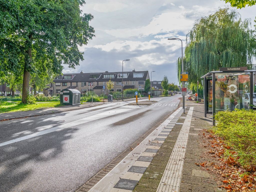 Lemelerberg 112, Capelle aan den IJssel