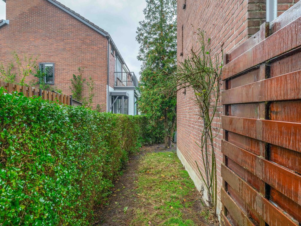 Touwslagershof 15, Hendrik-Ido-Ambacht