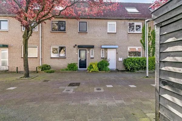 Steentijdkreek 11, SPIJKENISSE