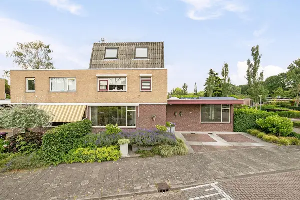 De Olmen 25, SPIJKENISSE